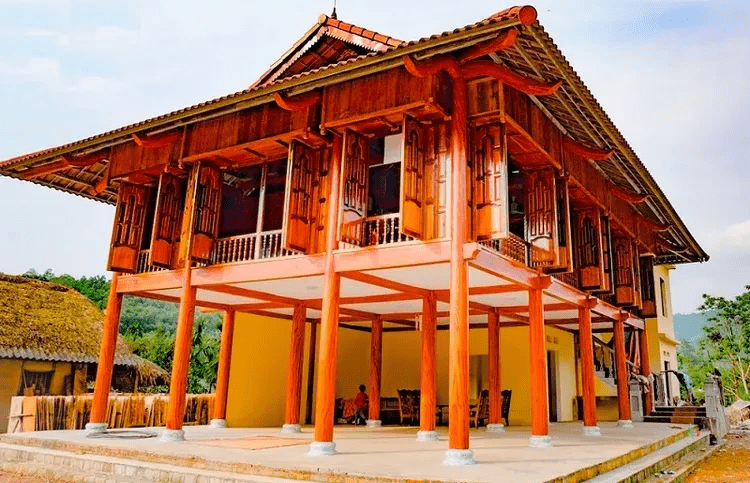 Mẫu nhà sàn hiện đại có thiết kế trần thạch cao bền