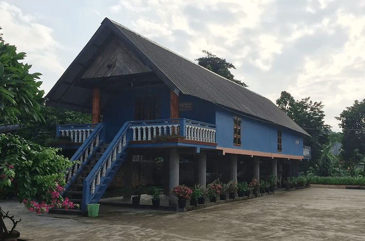 Nhà sàn bằng bê tông chắc chắn, độ bền cao