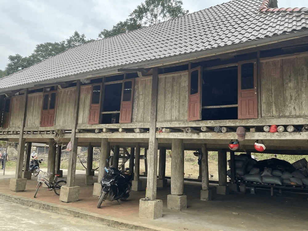 Nhà sàn dân tộc Mường